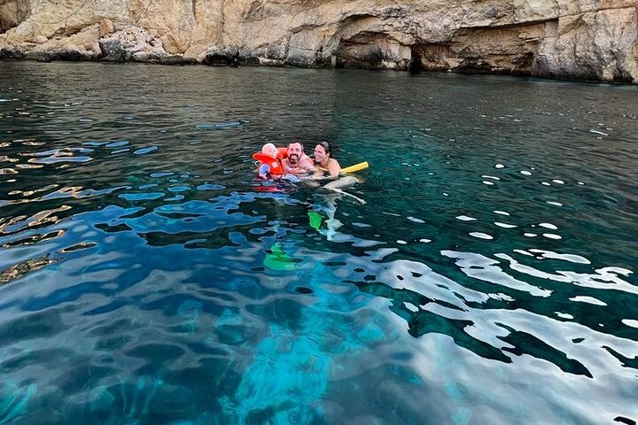 Privat båttur som utforskar Maltas Blue Lagoon, Crystal Lagoon och Comino, foto 16 | wizardtrip