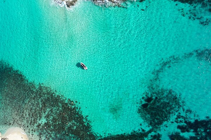 Privat båttur som utforskar Maltas Blue Lagoon, Crystal Lagoon och Comino, foto 25 | wizardtrip