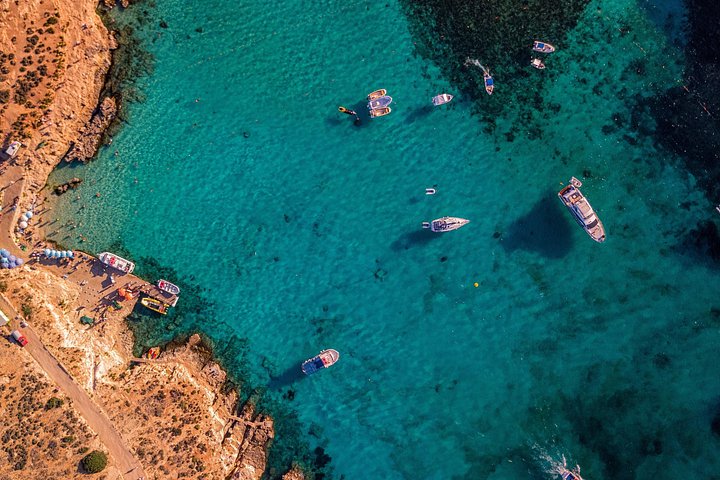 Tour privato in barca alla scoperta delle acque cristalline della Laguna Blu di Malta, Comino e Gozo, foto 3 | wizardtrip