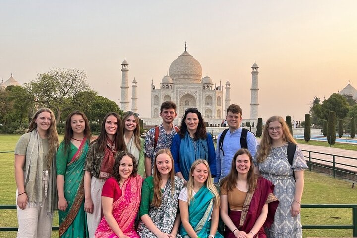 Erkunden Sie das ikonische Taj Mahal und Agra Fort mit einer geführten Tour und "Ohne Anstehen"-Zugang, Foto 11 | wizardtrip