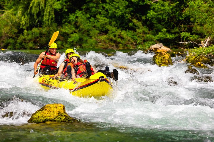 Riverrafting-eventyr på Cetina-floden i Kroatien, der byder på spændende strømfald og fantastiske kløftudsigter, foto 6 | wizardtrip