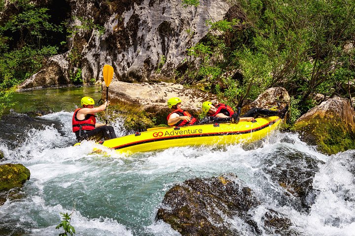 Riverrafting-eventyr på Cetina-floden i Kroatien, der byder på spændende strømfald og fantastiske kløftudsigter, foto 8 | wizardtrip