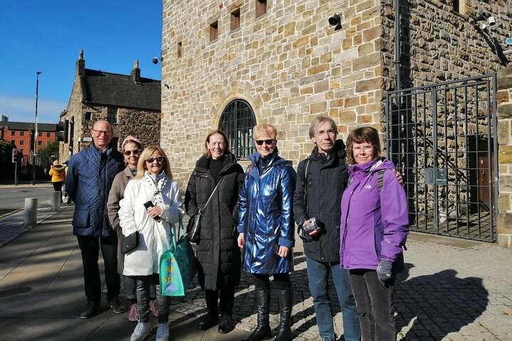 En guidet byvandring som utforsker det historiske sentrum av Glasgow, Skottland, med fokus på viktige landemerker og lokale historier, foto 6 | wizardtrip
