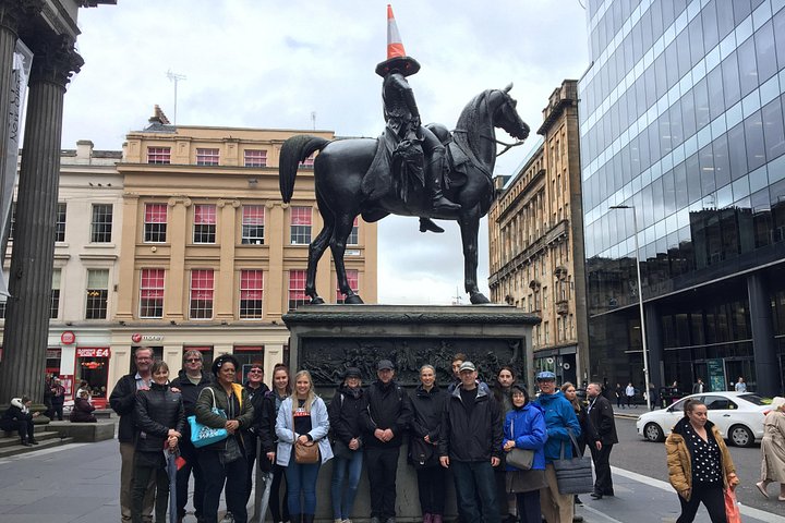 En guidet byvandring som utforsker det historiske sentrum av Glasgow, Skottland, med fokus på viktige landemerker og lokale historier, foto 11 | wizardtrip
