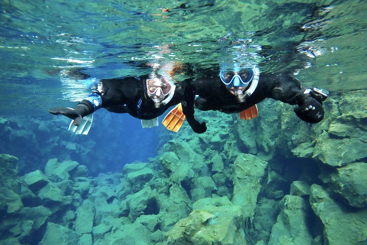 Snorkel tussen continentale platen in IJslands Silfra-kloof, ervaar helder blauw water en unieke geologie, foto 7 | wizardtrip