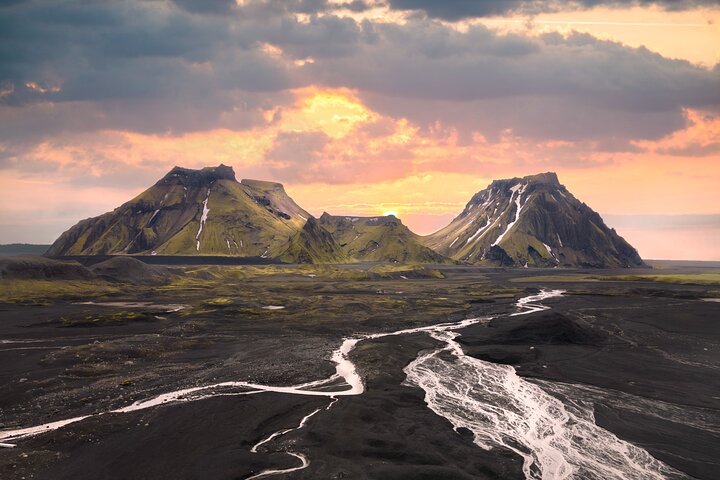 Circuit en Super Jeep vers une grotte de glace naturelle sous le volcan Katla près de Vík, Islande, photo 6 | wizardtrip