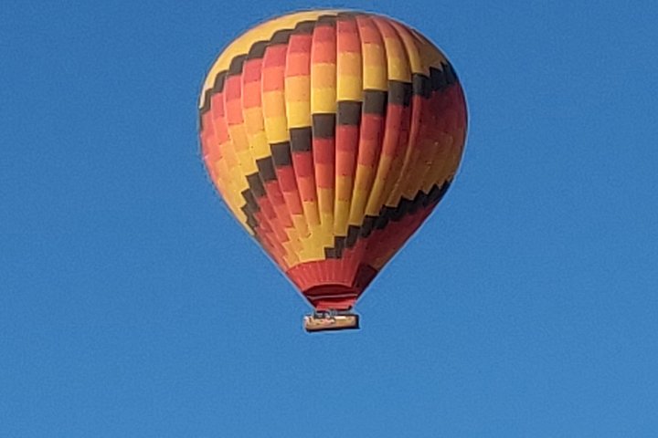 Passeio de balão de ar quente ao nascer do sol sobre o Deserto de Sonora perto de Phoenix, Arizona, foto 7 | wizardtrip