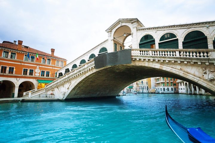 Una pintoresca excursión de un día a Venecia desde Roma en tren de alta velocidad, con canales, puentes y hora feliz, foto 6 | wizardtrip