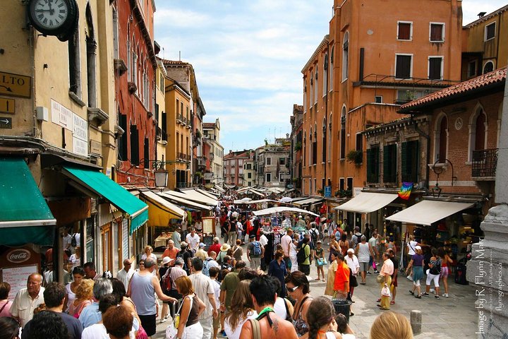 Una pintoresca excursión de un día a Venecia desde Roma en tren de alta velocidad, con canales, puentes y hora feliz, foto 11 | wizardtrip
