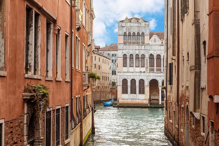 Una pintoresca excursión de un día a Venecia desde Roma en tren de alta velocidad, con canales, puentes y hora feliz, foto 13 | wizardtrip