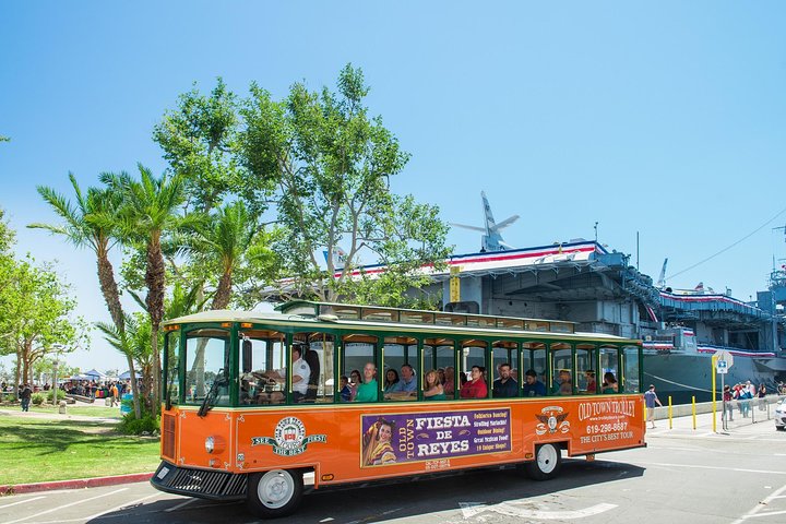 Hop-on hop-off trolley tour exploring San Diego's landmarks and attractions, photo 8 | wizardtrip