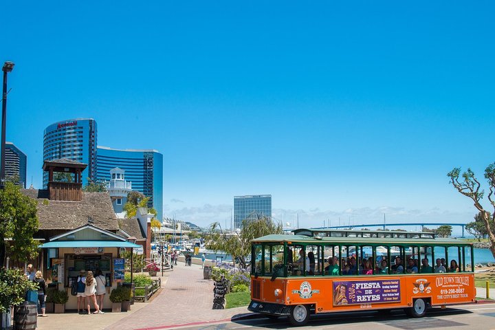 Hop-on hop-off trolley tour exploring San Diego's landmarks and attractions, photo 9 | wizardtrip