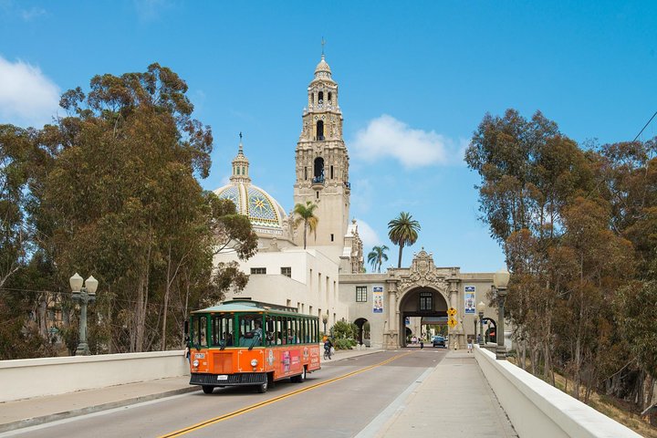 Hop-on hop-off trolley tour exploring San Diego's landmarks and attractions, photo 10 | wizardtrip