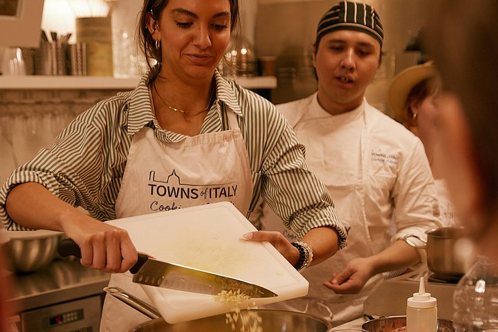 Authentic Italian cooking class in Florence, learning to make pasta, lasagna, and tiramisu, photo 14 | wizardtrip