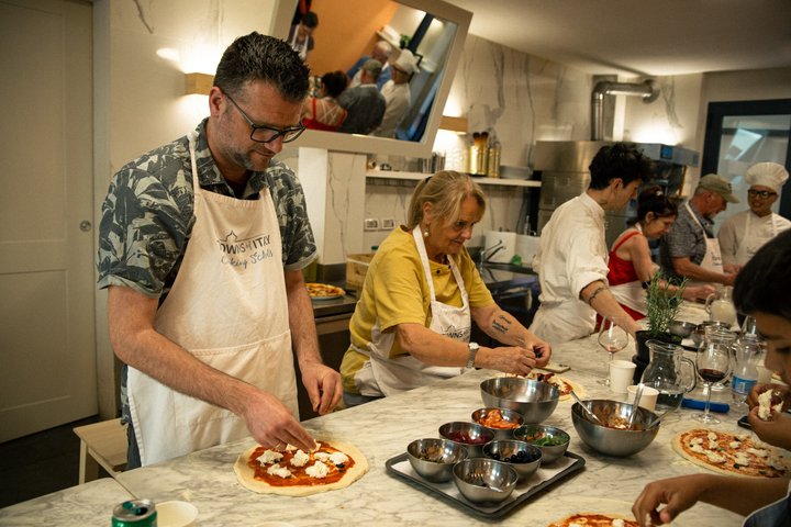 Aula prática de pizza e gelato em Florença com um chef local, incluindo vinho e gelato à vontade, foto 14 | wizardtrip