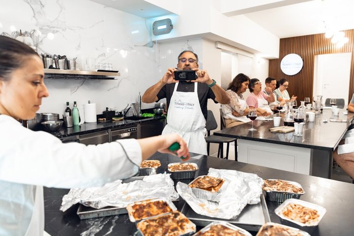 Hands-on Italian cooking class in Florence, learning pasta making or lasagna preparation with wine, photo 11 | wizardtrip
