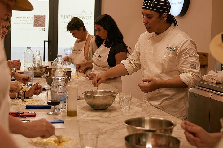 Hands-on Italian cooking class in Florence, learning pasta making or lasagna preparation with wine, photo 20 | wizardtrip