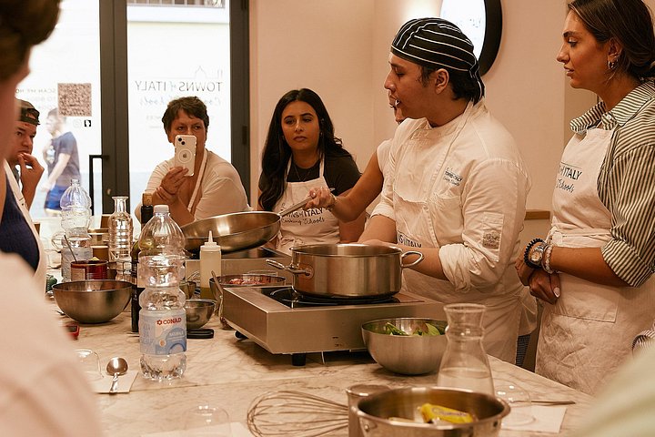 Hands-on Italian cooking class in Florence, learning pasta making or lasagna preparation with wine, photo 24 | wizardtrip