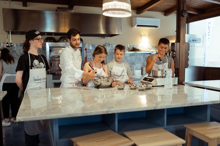 Palermo Pizza and Gelato Cooking Class with Meal and Wine | wizardtrip