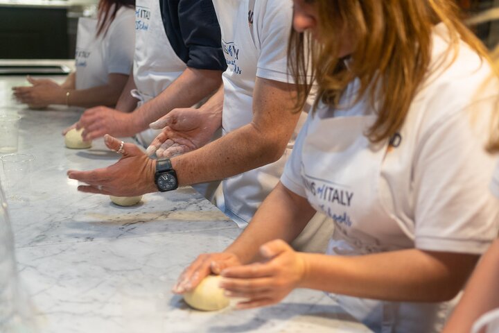 Praktisk pizza- og pastamadekursus i Rom med gelato-smagning og vin, foto 14 | wizardtrip