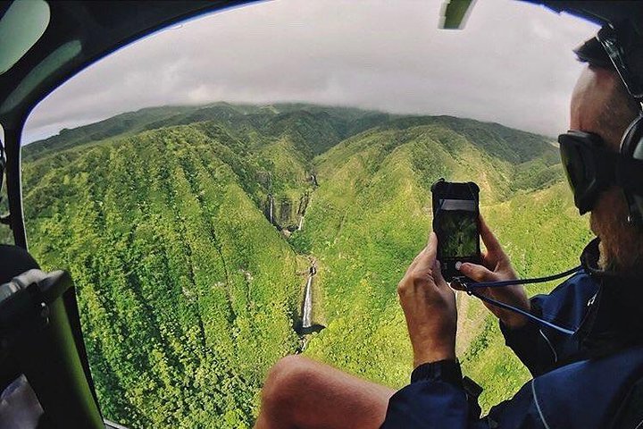 ドアなしウエスト・マウイ＆モロカイ 45分ヘリコプターツアー | wizardtrip