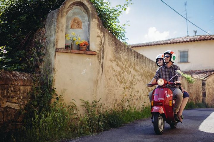Kør Vespa gennem Toscanas bakker nær Firenze, nyd naturskønne udsigter og et traditionelt måltid, foto 7 | wizardtrip