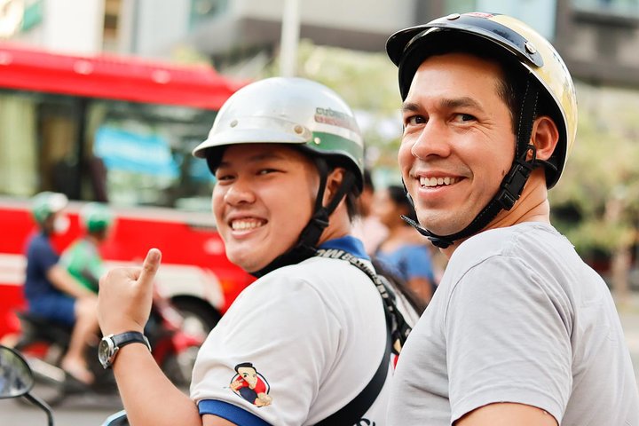 Ho-Chi-Minh-Stadt Street Food Tour mit dem Motorrad bei Nacht, mit lokalen Gerichten und Stadtansichten, Foto 24 | wizardtrip