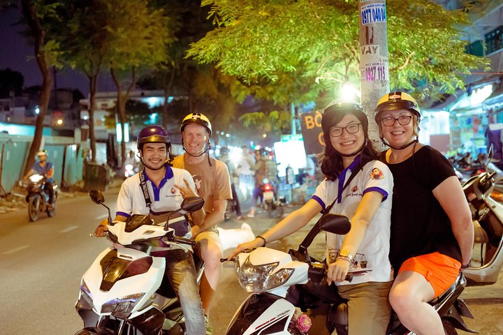 Ho-Chi-Minh-Stadt Street Food Tour mit dem Motorrad bei Nacht, mit lokalen Gerichten und Stadtansichten, Foto 26 | wizardtrip