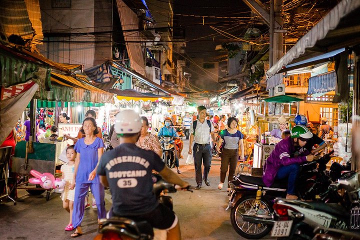Street food tour in Ho Chi Minh City met lokale gids, met diverse Vietnamese gerechten en levendige avondmarkten, foto 13 | wizardtrip