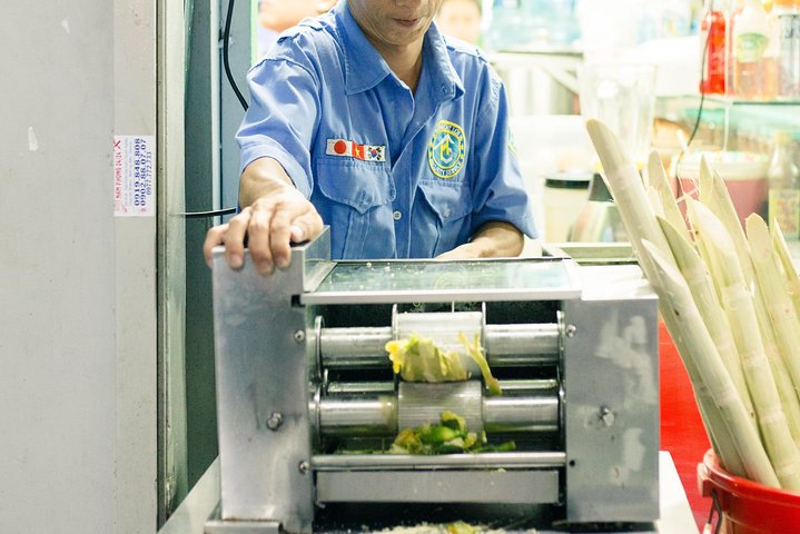 Street food tour in Ho Chi Minh City met lokale gids, met diverse Vietnamese gerechten en levendige avondmarkten, foto 17 | wizardtrip