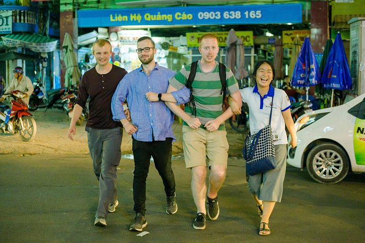 Street food tour in Ho Chi Minh City met lokale gids, met diverse Vietnamese gerechten en levendige avondmarkten, foto 22 | wizardtrip