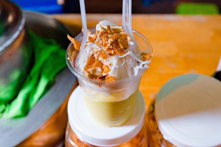 Street food tour in Ho Chi Minh City met lokale gids, met diverse Vietnamese gerechten en levendige avondmarkten, foto 31 | wizardtrip
