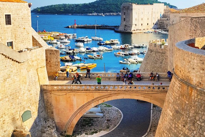 Panoramautsikt og historiske gater i Dubrovnik på en kombinert bytur, foto 13 | wizardtrip