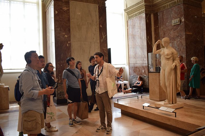 Kleine groepsrondleiding door het Louvre Museum in Parijs, gericht op meesterwerken zoals de Mona Lisa, foto 28 | wizardtrip