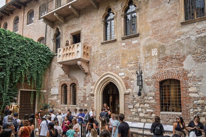 Tour guiado por los sitios históricos de Verona, incluyendo la Arena y la Casa de Julieta, foto 6 | wizardtrip