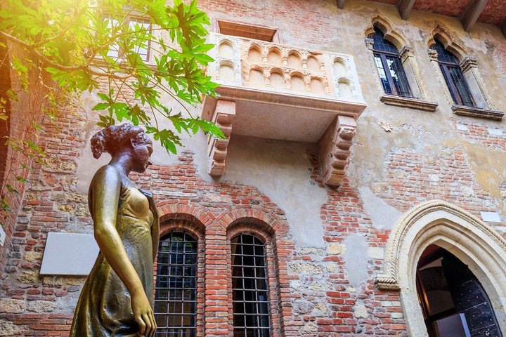 Tour guiado por los sitios históricos de Verona, incluyendo la Arena y la Casa de Julieta, foto 13 | wizardtrip