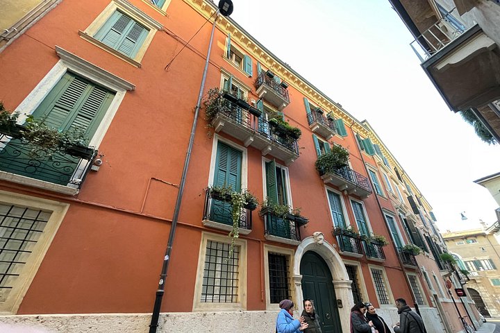 Tour guiado por los sitios históricos de Verona, incluyendo la Arena y la Casa de Julieta, foto 15 | wizardtrip