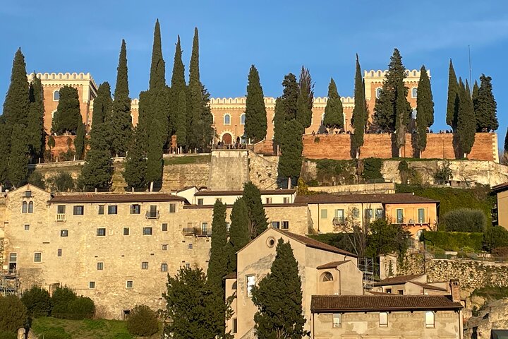 Tour guiado por los sitios históricos de Verona, incluyendo la Arena y la Casa de Julieta, foto 19 | wizardtrip