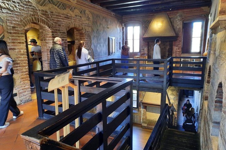 Tour guiado por los sitios históricos de Verona, incluyendo la Arena y la Casa de Julieta, foto 22 | wizardtrip