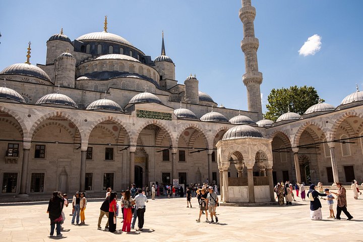 Explore Istanbul's iconic Blue Mosque and Hagia Sophia on a guided small-group tour, photo 20 | wizardtrip