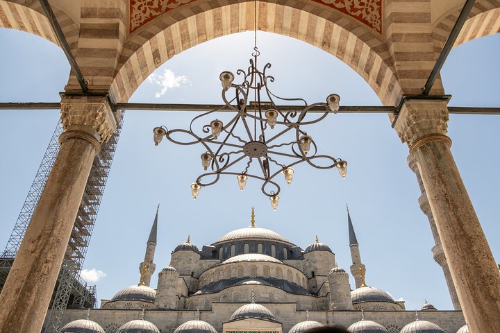 Explore Istanbul's iconic Blue Mosque and Hagia Sophia on a guided small-group tour, photo 21 | wizardtrip