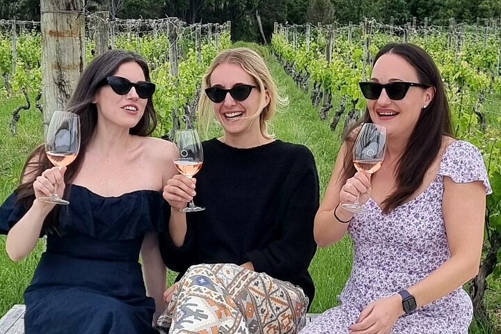 WAIHEKE ZEITGEIST PREMIUM WAIHEKE WEINTOUREN Ländliche Weingüter | wizardtrip