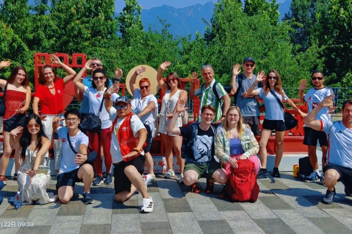 Visite en bus de la Grande Muraille de Mutianyu depuis Pékin, avec des vues panoramiques et une architecture historique, photo 23 | wizardtrip