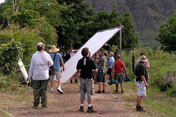 Explora famosos lugares de rodaje en Kualoa Ranch, Oahu, con impresionantes vistas a la montaña y la bahía, foto 7 | wizardtrip
