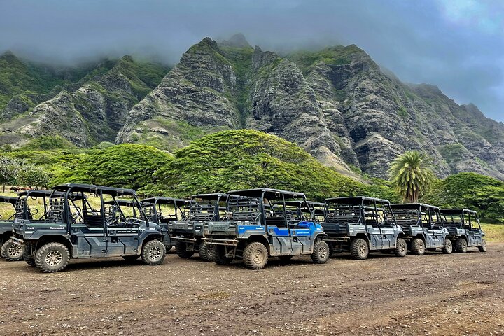 Experimente um emocionante passeio de UTV Raptor no Kualoa Ranch em Oahu, explorando locais de filmes e paisagens deslumbrantes, foto 7 | wizardtrip