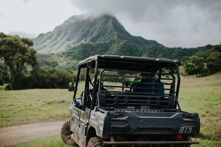 Experimente um emocionante passeio de UTV Raptor no Kualoa Ranch em Oahu, explorando locais de filmes e paisagens deslumbrantes, foto 9 | wizardtrip