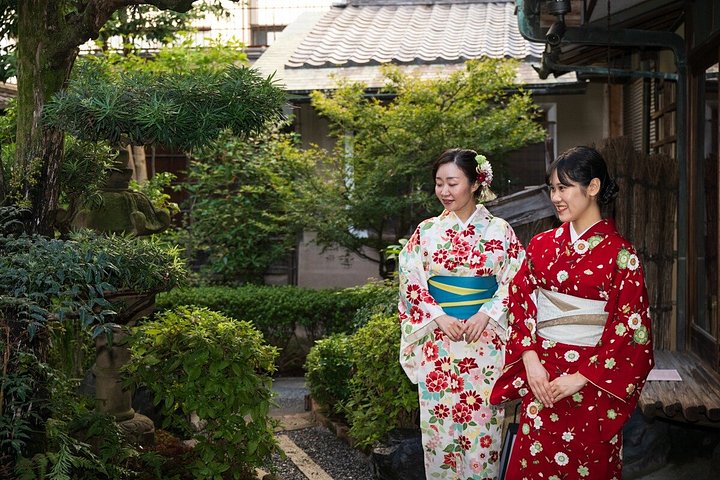Experience a traditional Japanese tea ceremony in Kyoto, complete with kimono rental and matcha preparation, photo 11 | wizardtrip