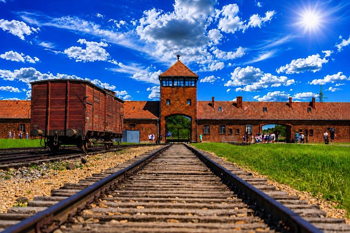 Guided tour of Auschwitz-Birkenau Memorial and Museum from Krakow, photo 7 | wizardtrip