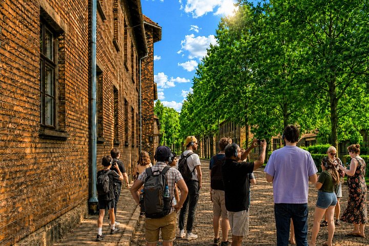 Guided tour of Auschwitz-Birkenau Memorial and Museum from Krakow, photo 8 | wizardtrip