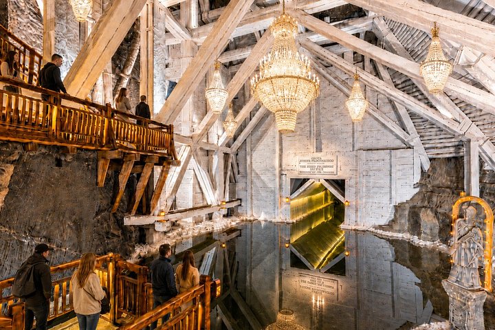 クラクフ近郊のヴィエリチカ岩塩坑場の地下の驚異、礼拝堂や回廊を含む、写真9 | wizardtrip